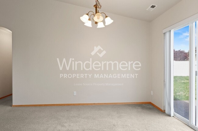 Building Photo - **Half off Full 1st Month's Rent** Great 3...