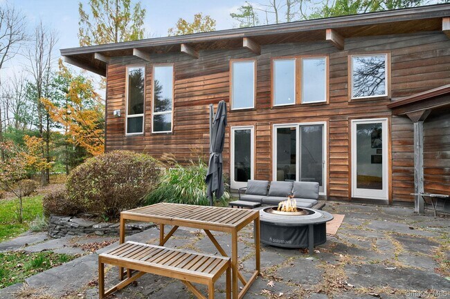 Building Photo - 106 Mountain Laurel Ln