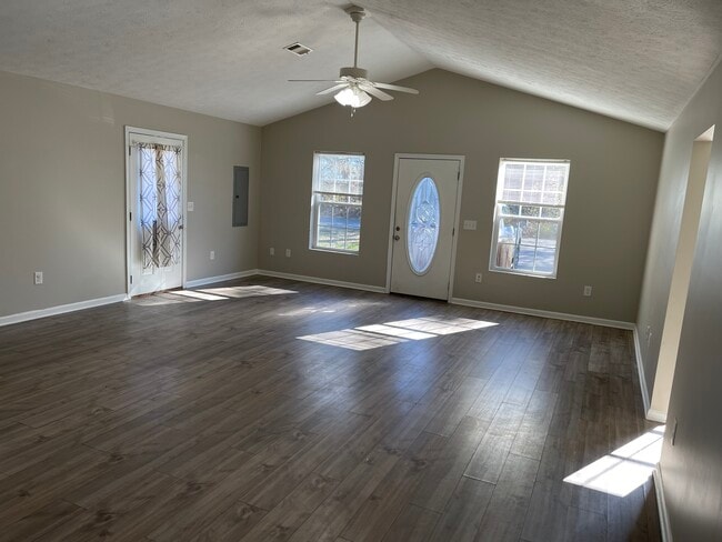 Building Photo - 372 Overlook Dr