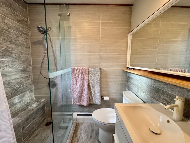 Building Photo - 48 Kent St