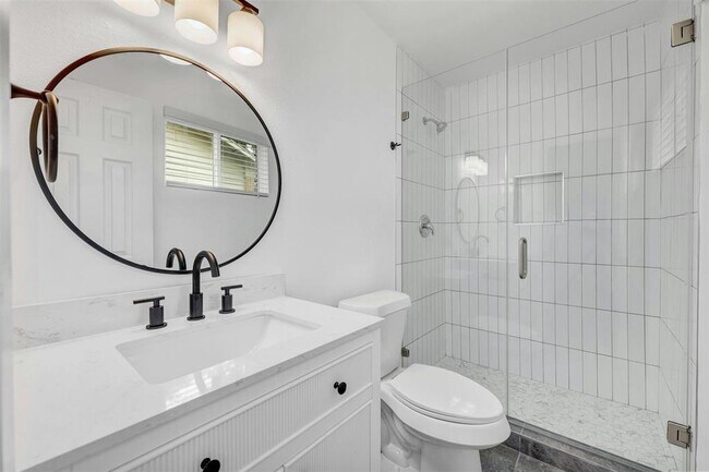 Building Photo - 6506 King George Dr