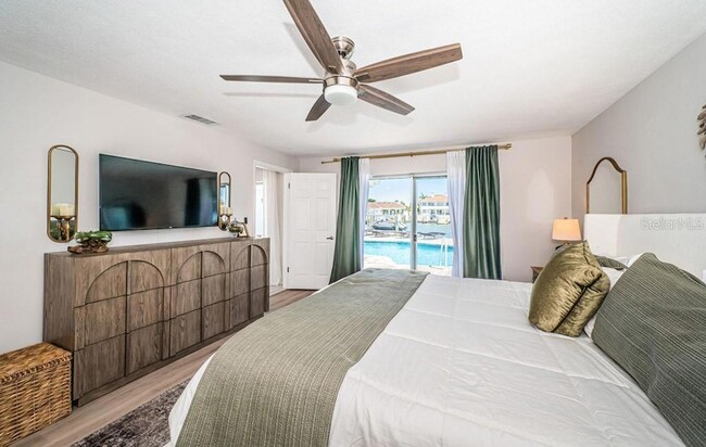 Building Photo - 2180 Dolphin Blvd S