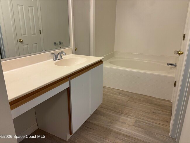 Building Photo - 1776 Vista Lake Cir