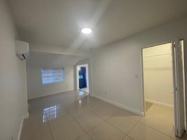 Building Photo - 919 2nd St