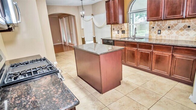 Building Photo - 2808 White Oak Ln