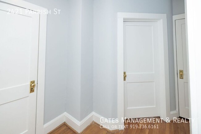 Building Photo - 2421 Parrish St