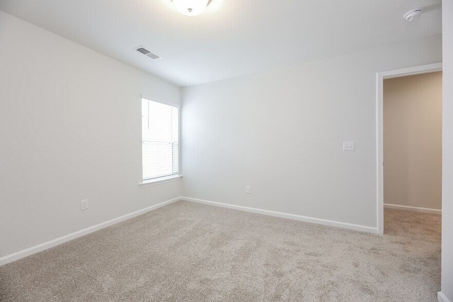Building Photo - 200 Bosa Ln