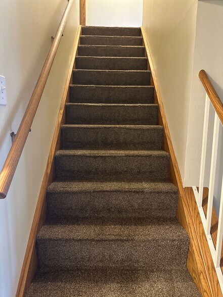 Building Photo - 210 10th St W