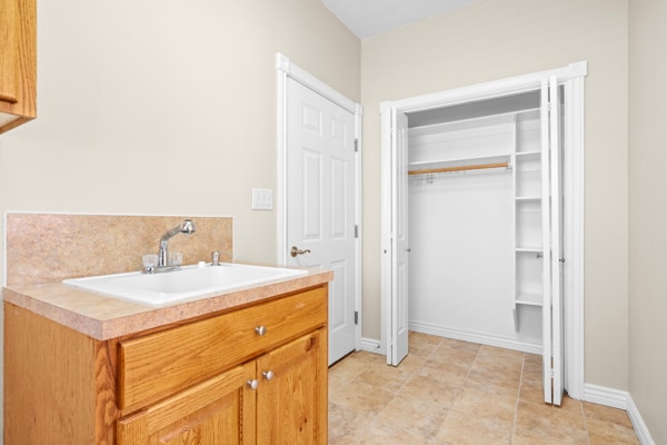 Building Photo - 2434 Brookcliff Dr