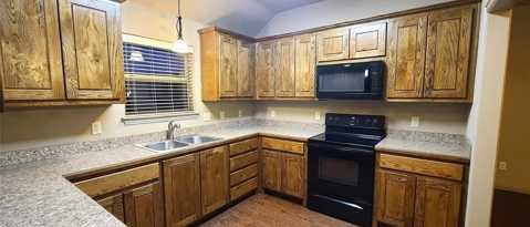 Building Photo - 1110 Avendale Dr