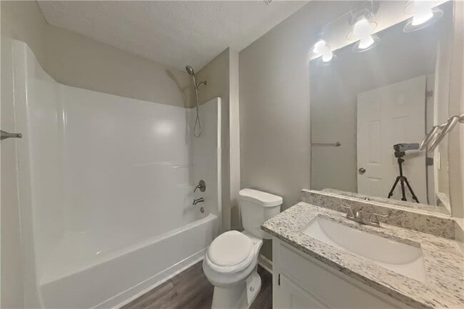 Building Photo - 1250 Summit Point Ln