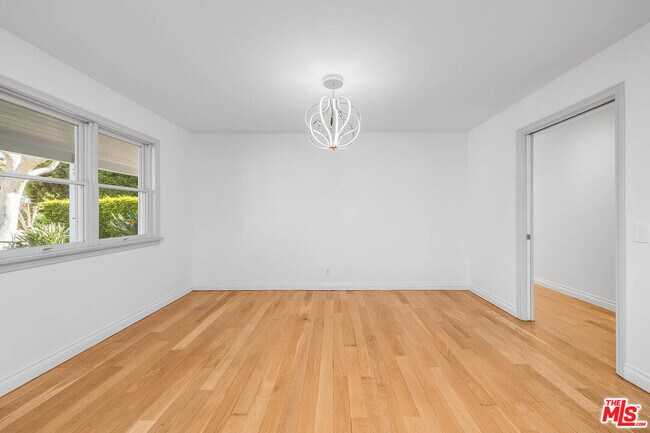 Building Photo - 6457 Surfside Way