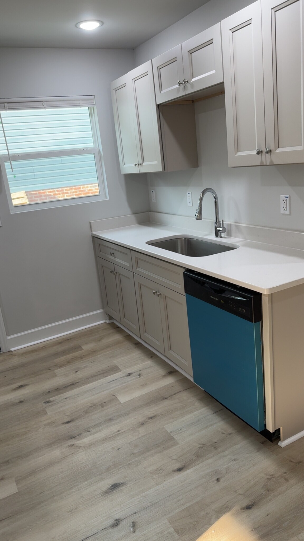 Building Photo - 519 Walnut St