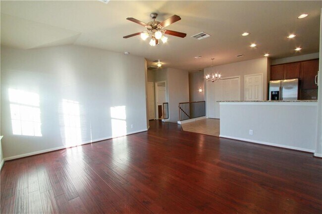 Building Photo - 3101 Davis Ln