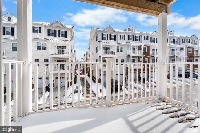 Building Photo - 4520 Reaney Ln