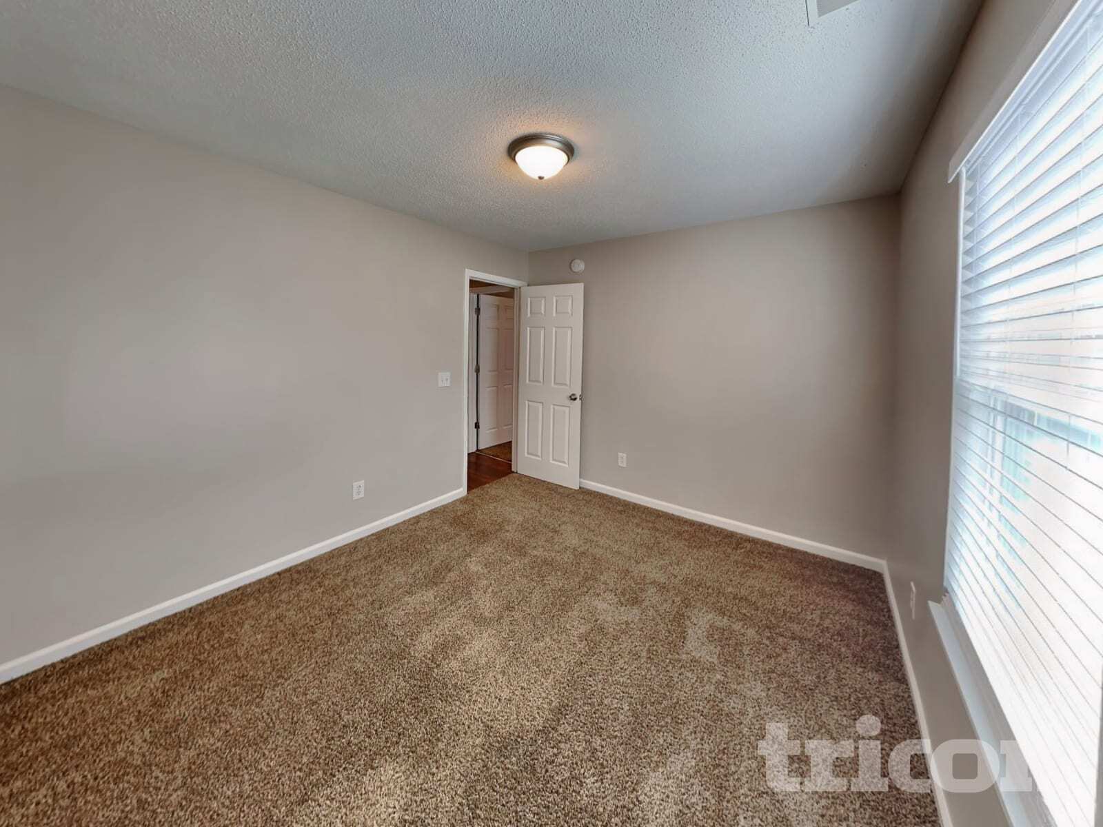Building Photo - 308 Fox Trot Dr