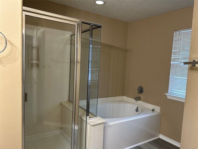 Building Photo - 14430 Fairbuff Ln