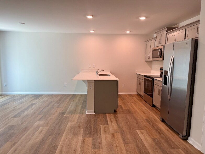 Building Photo - 5106 Hyrule Dr