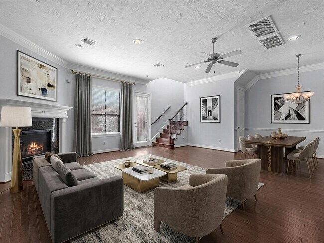 Building Photo - 11643 Royal Oaks View