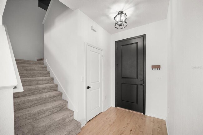 Building Photo - 5005 Golden River Ln