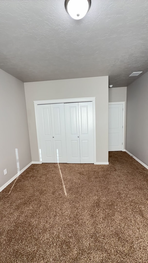 Building Photo - 3bed 2bath duplex, all appliances included, 2 car garage