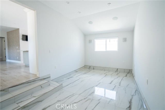Building Photo - 7768 Shadyspring Dr