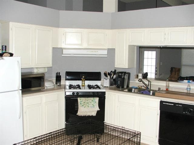 Building Photo - 2105 Flamingo Dr