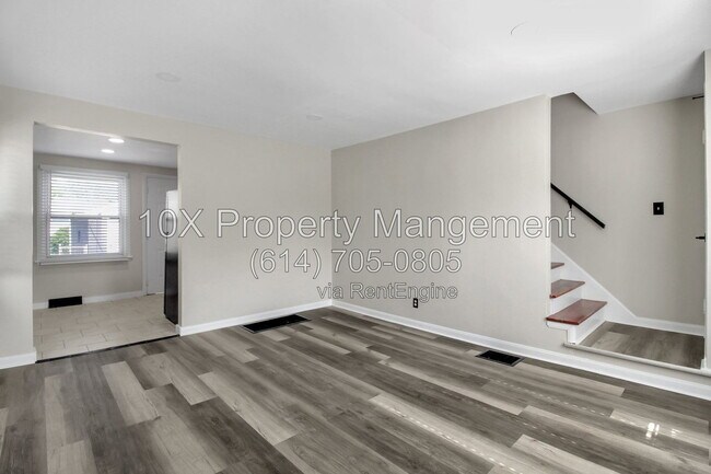 Building Photo - 1047 S James Rd