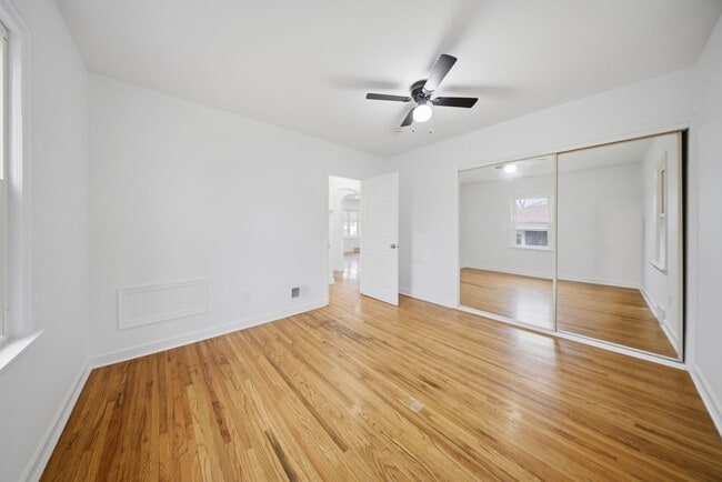 Building Photo - 1115 Kelly Ave