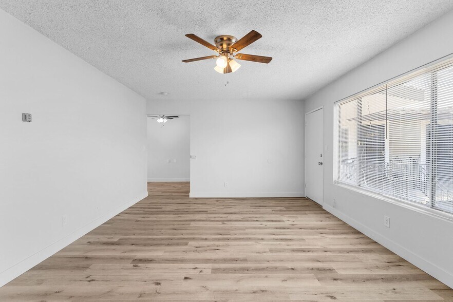 Building Photo - 1050 Gaviota Ave