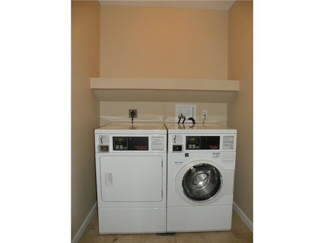 Building Photo - 6450 Pleasant St