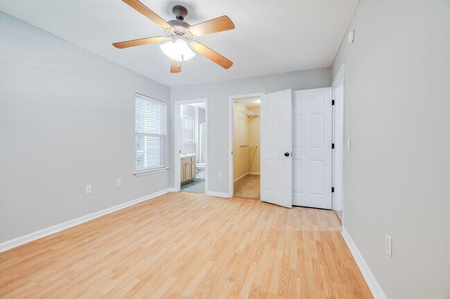 Building Photo - 3 Bedroom Springfield Home with Garage and Large Backyard
