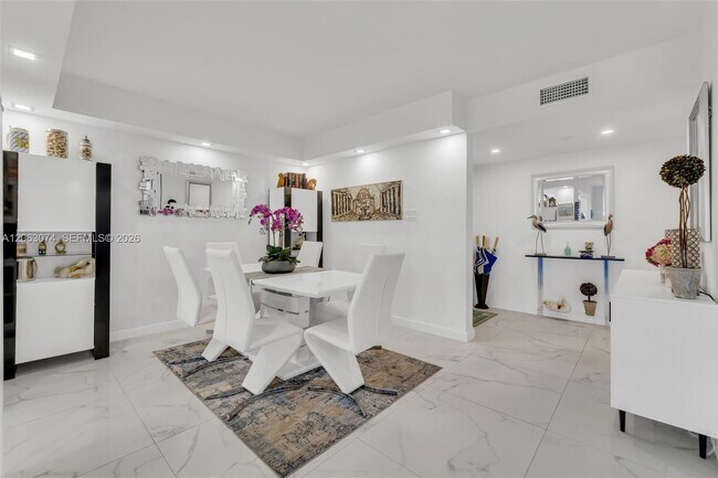 Building Photo - 18071 Biscayne Blvd