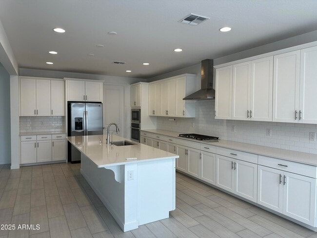 Building Photo - 40562 W Michaels Dr