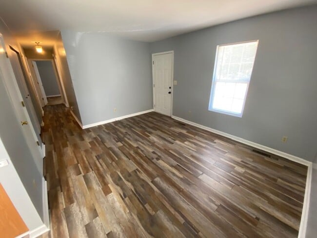 Building Photo - Rural & Adorable Rancher for Rent on large lot!