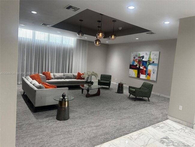 Building Photo - 9225 Collins Ave