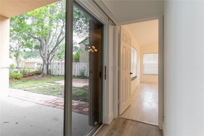 Building Photo - 719 Stanton Dr