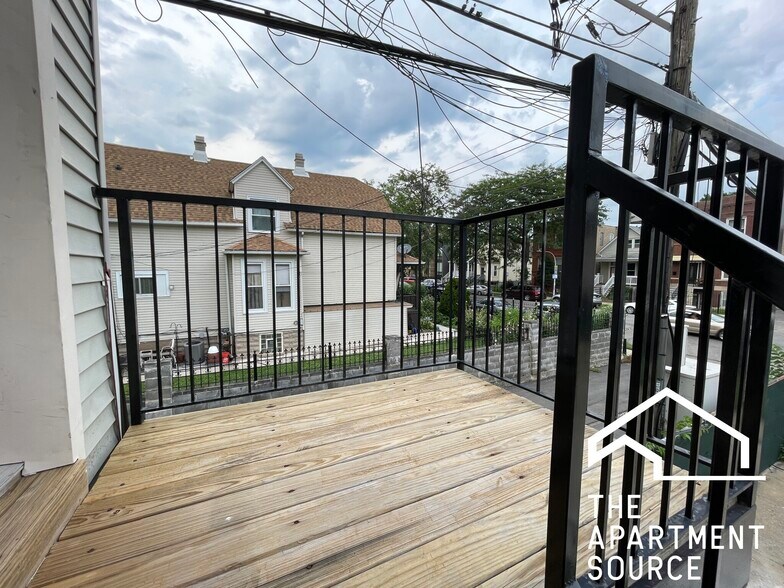 Building Photo - 3606 W Cortland St