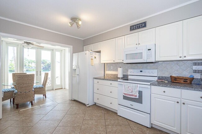 Building Photo - 900 Gulf Shore Dr