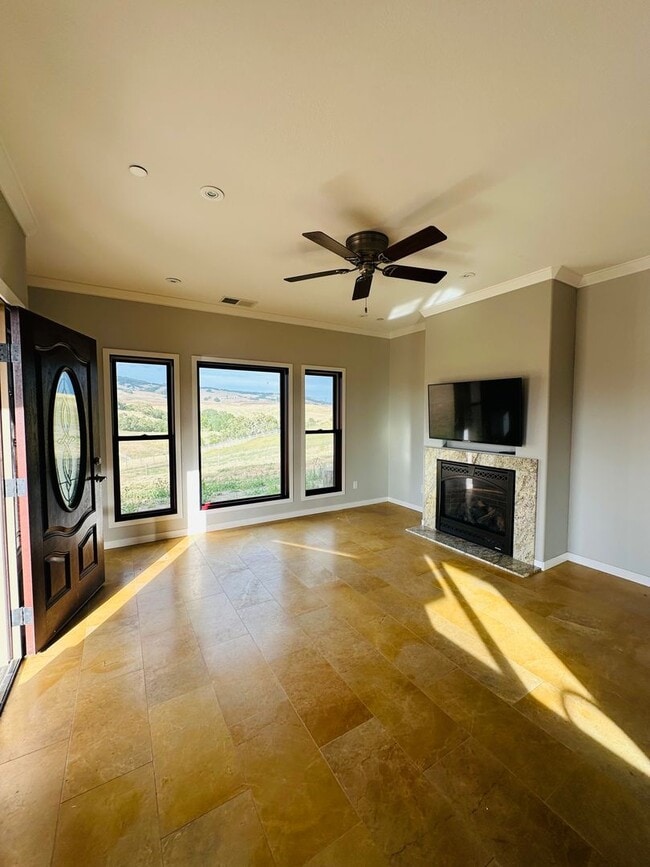 Building Photo - 464 Sonoma Mountain Rd