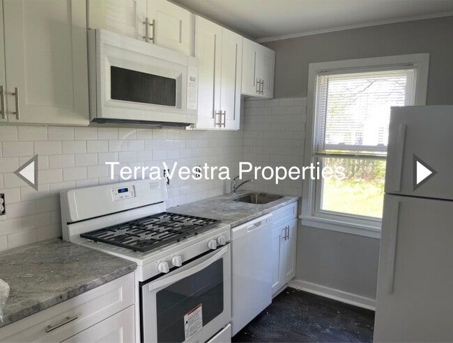 Building Photo - 3 Bed/1 Bath Single Family Home in Upper D...