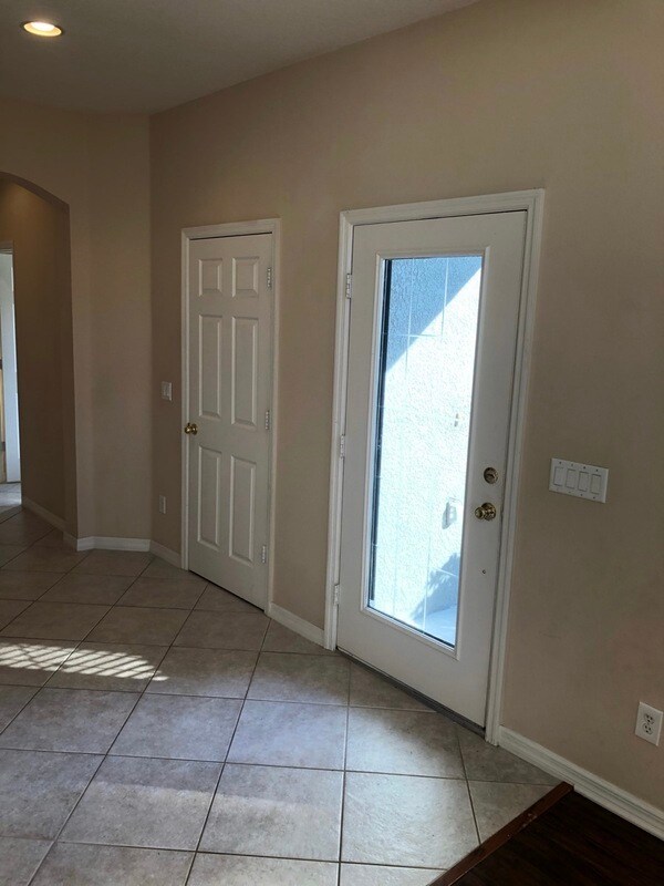 Building Photo - 1561 Travertine Terrace