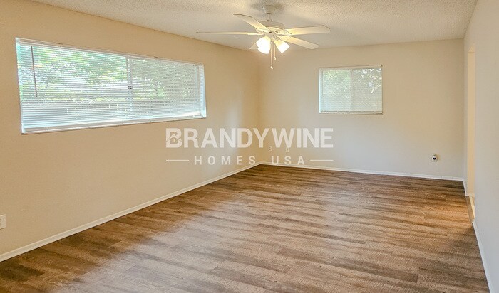Building Photo - 737 Country Shire Ln
