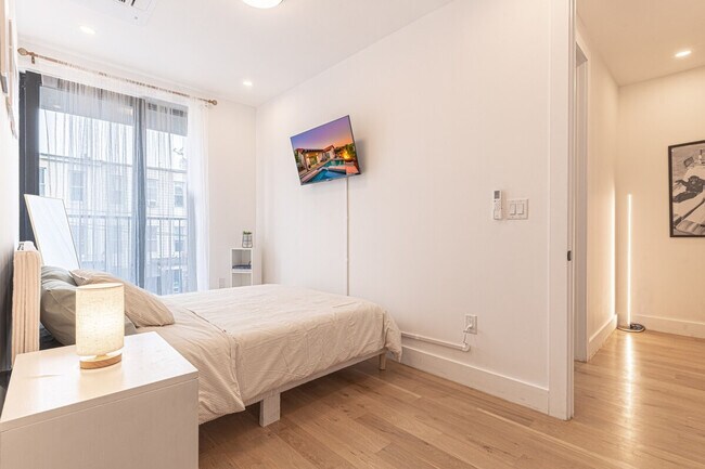 Building Photo - 233 Covert St.