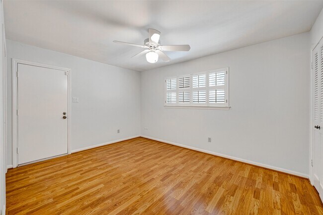 Building Photo - 6222 Creekbend Dr