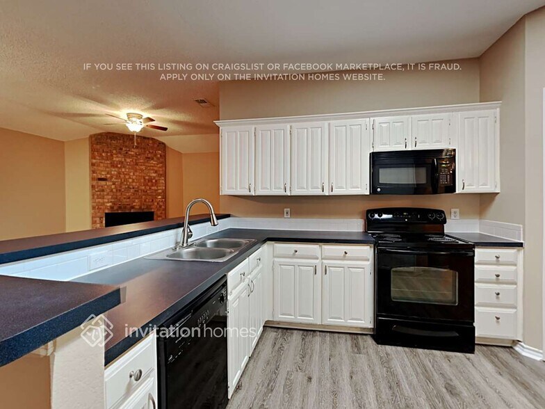 Building Photo - 5601 Heatherglen Terrace