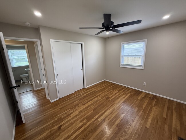 Building Photo - 1136 Pauline Ave