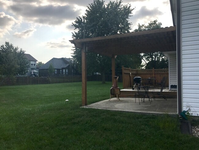 Building Photo - {15031} Charming Two Story Home + Huge, Fenced Yard + Cul de Sac