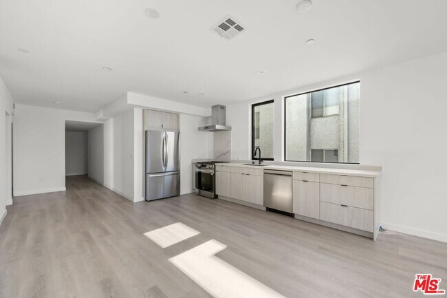 Building Photo - 3755 S Canfield Ave