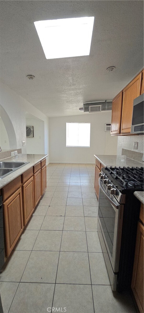 Building Photo - 21780 Snow View Dr